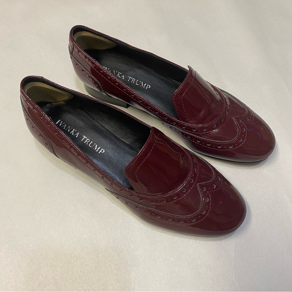 Ivanka Trump Women’s Wingtip Loafer Shoes Size 6M Patent Leather Dark Purple